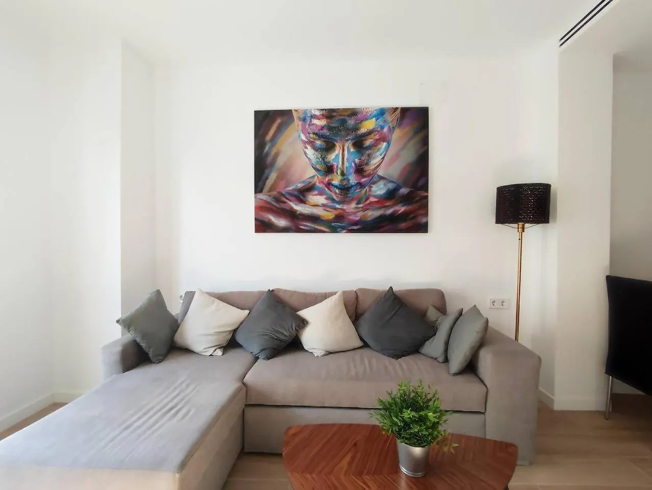 Ohana Home 3 Malaga Apartment